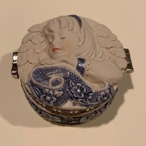 🛍 2 For $20 Sarah’s Angel Keepsake Box